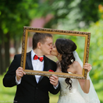 Свадебная фотография и видеосъемка с предоставлением необходимого реквизита